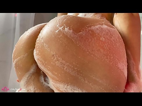 ❤️ Brunette masturboi pillua vibraattorilla intensiiviseen orgasmiin suihkussa ❌ Porno fb at us ️❤